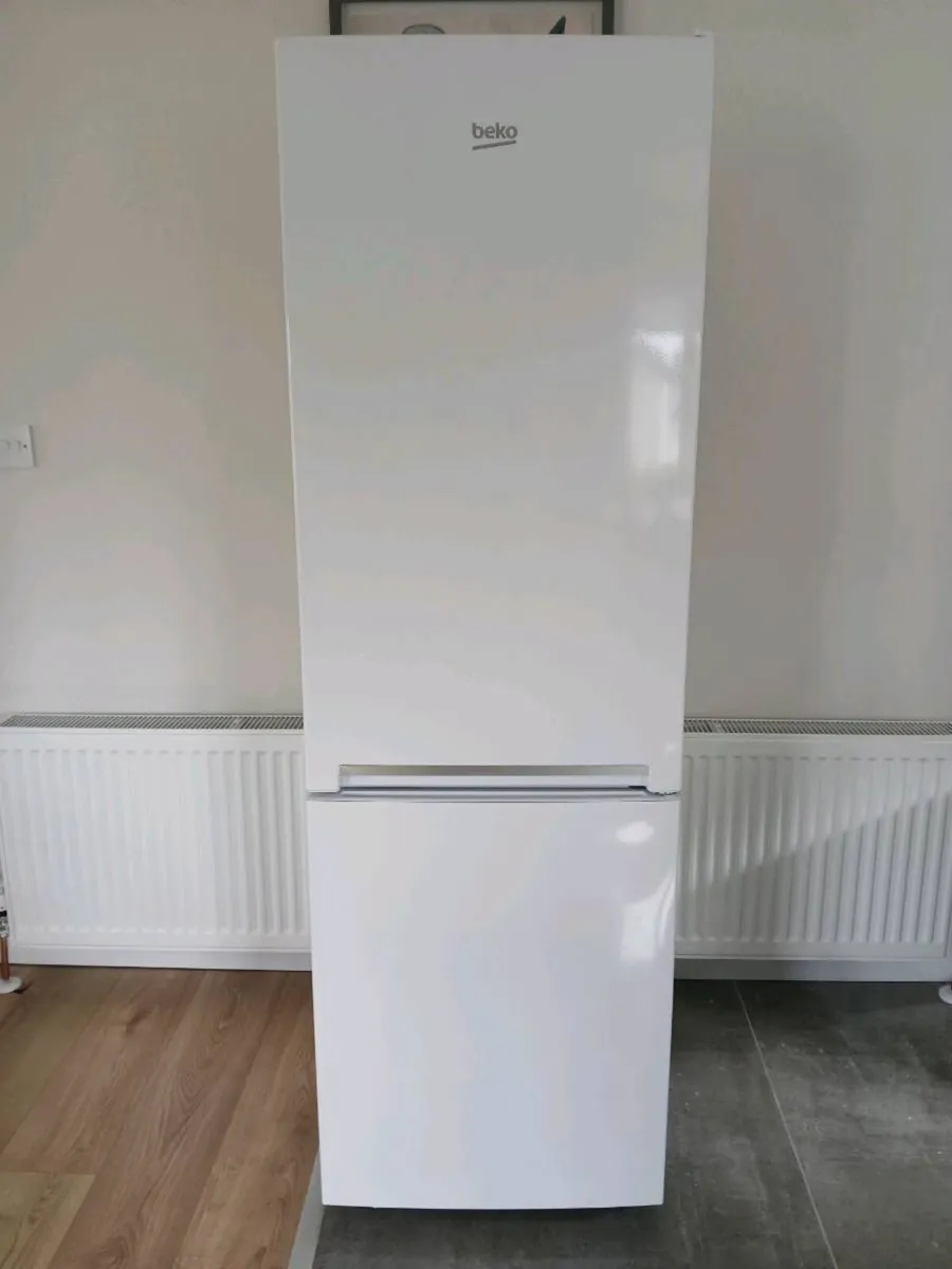 Fridge freezer 60/40 Beko - Image 1