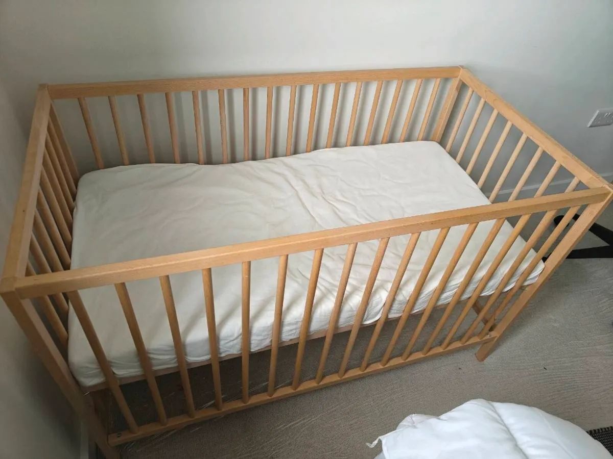 Baby cot - Image 1