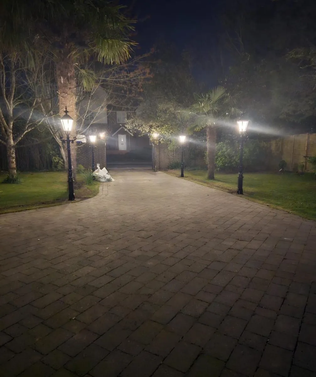 Brand new Cast iron avenue lamps - Image 4