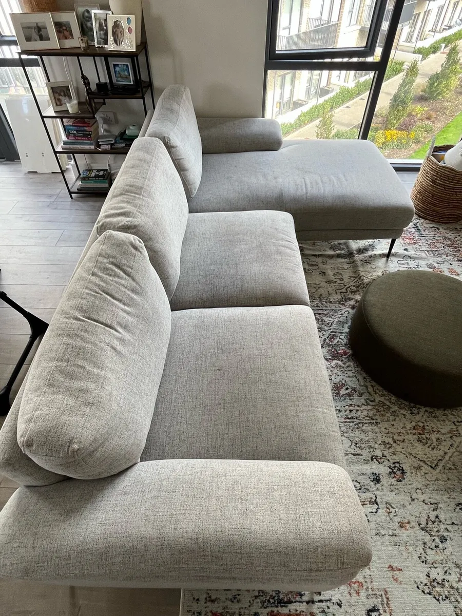 4 seater corner sofa with chaise - Image 2