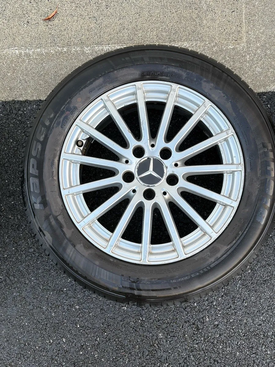 Genuine Mercedes16” alloy+Brand New Michelin Tyres - Image 4