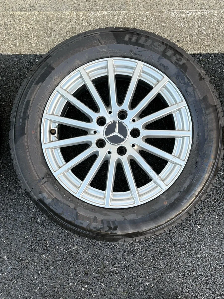 Genuine Mercedes16” alloy+Brand New Michelin Tyres - Image 3