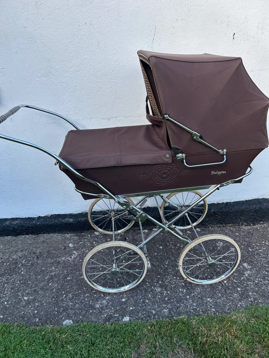 Vintage pram - Image 1