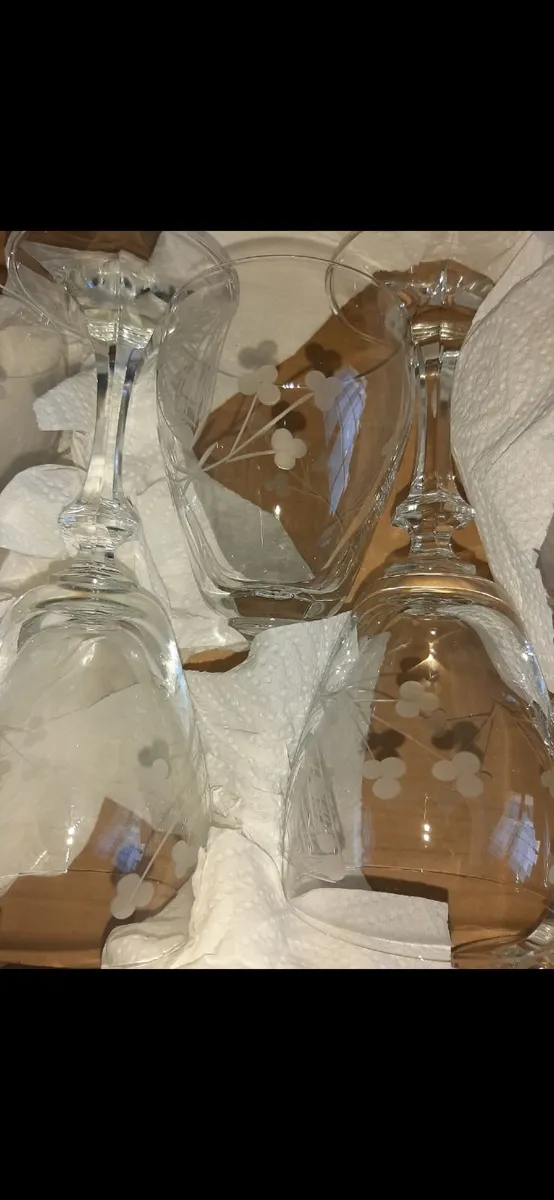 6 x Duiske Wine Glasses 'Aine' Design - Image 1