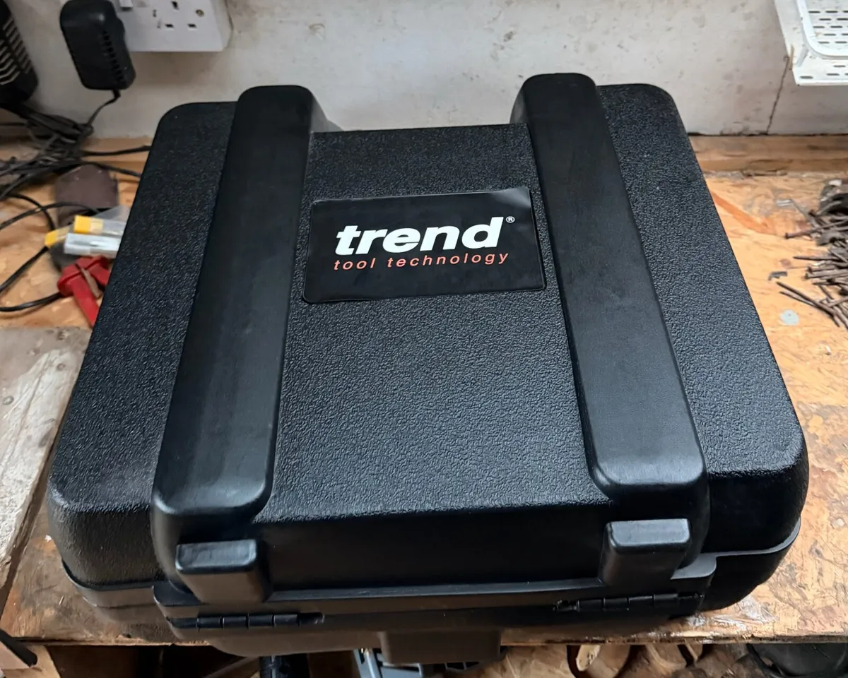 TREND T7EK 2100W 1/2" ELECTRIC PLUNGE ROUTER 240V - Image 1