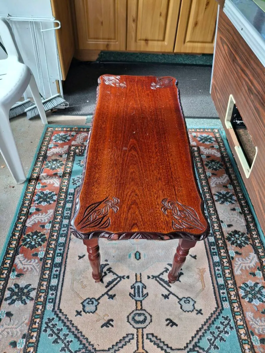 COFFEE TABLE - Image 2
