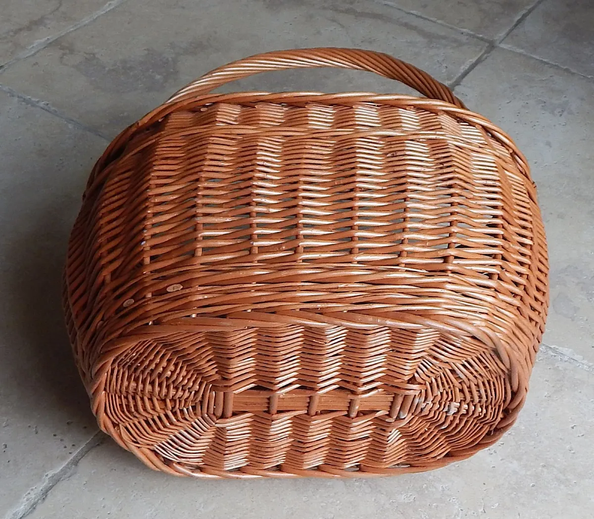 Traditional Wicker Shopping Basket - Image 4