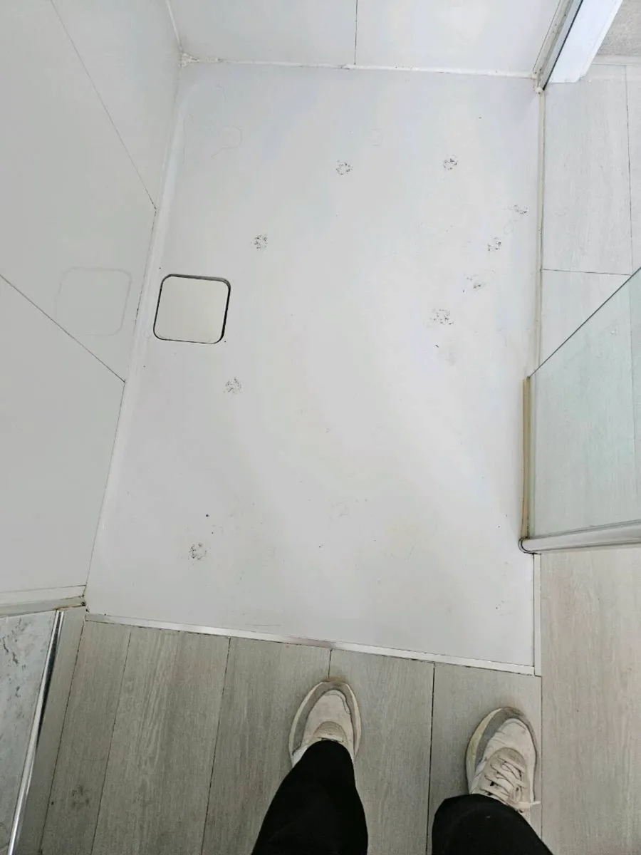 Vanity unit shower door shower tray - Image 4