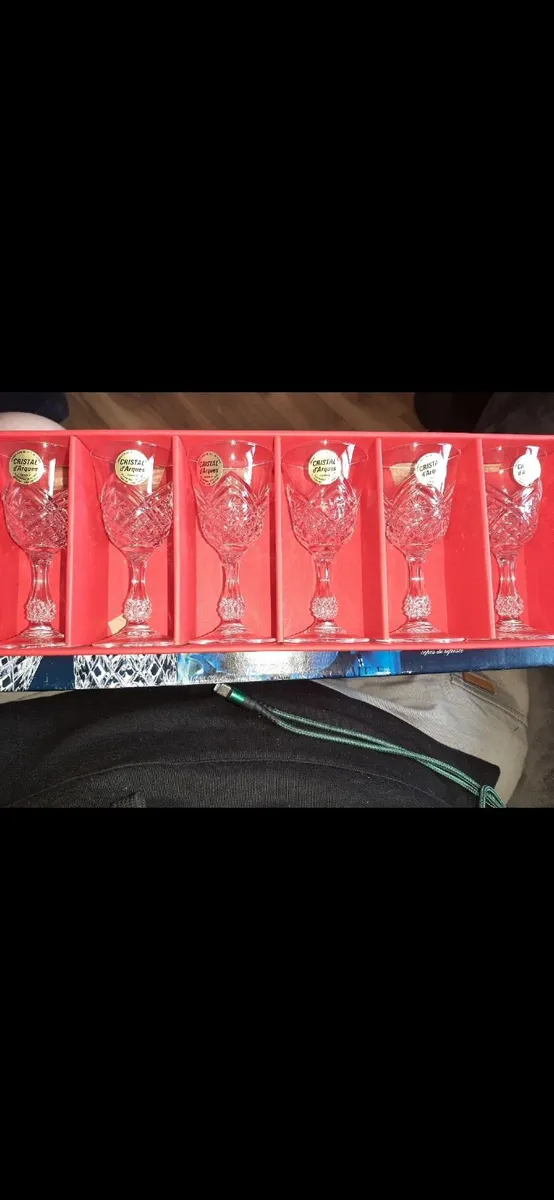 Vintage set of 6 Cristal d’Arques stemmed glasses - Image 1