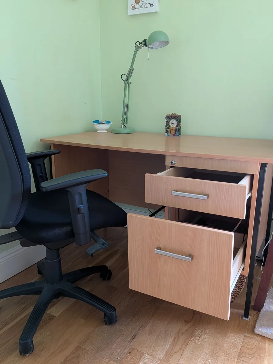 Desk - Image 2