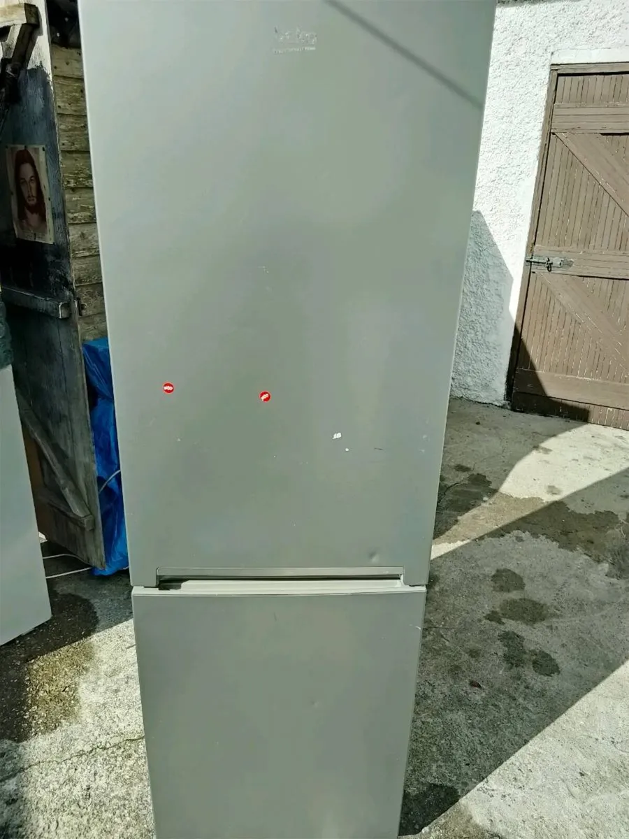 Beko fridge freezer - Image 1