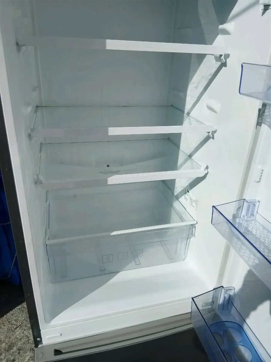 Beko fridge freezer - Image 2