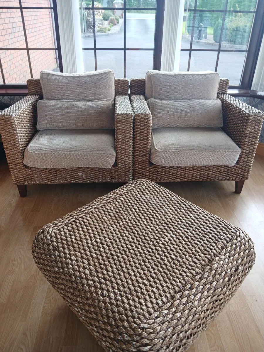 Wicker sofa set - Image 1