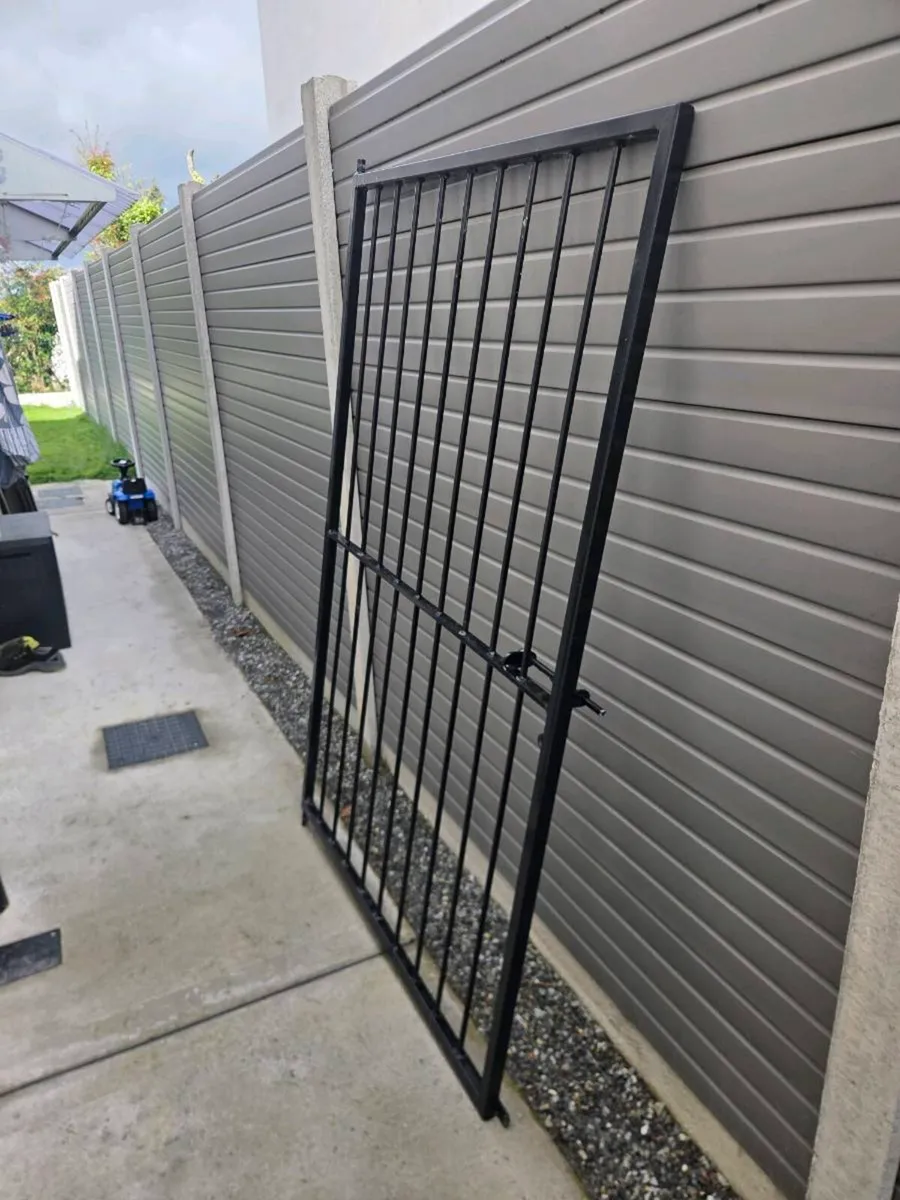 Black gate for sale - Image 2