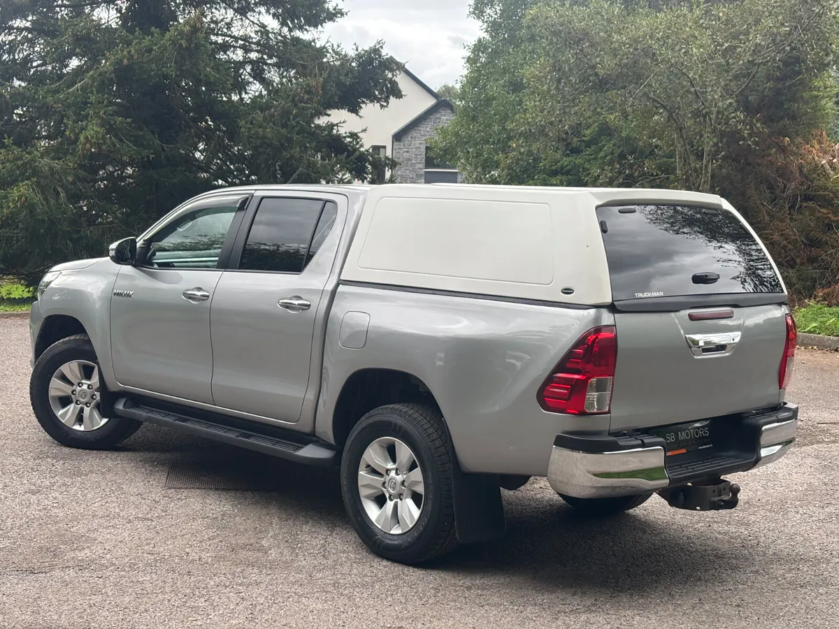 2018 TOYOTA HILUX 2.4D4D SR5 68K NEW CVRT - Image 4