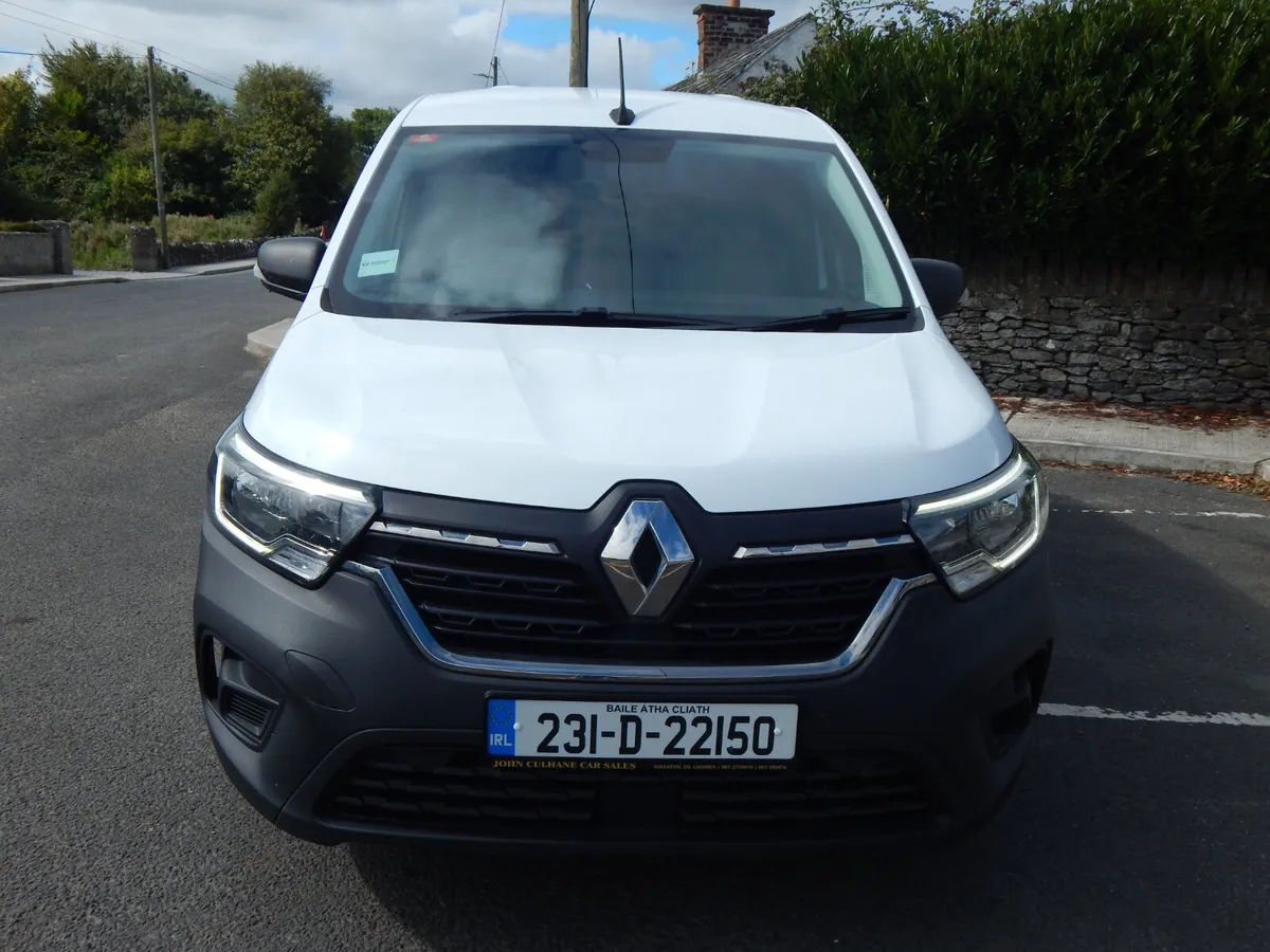 2023 Renault Kangoo 3 seats CVRT 03/27 - Image 3