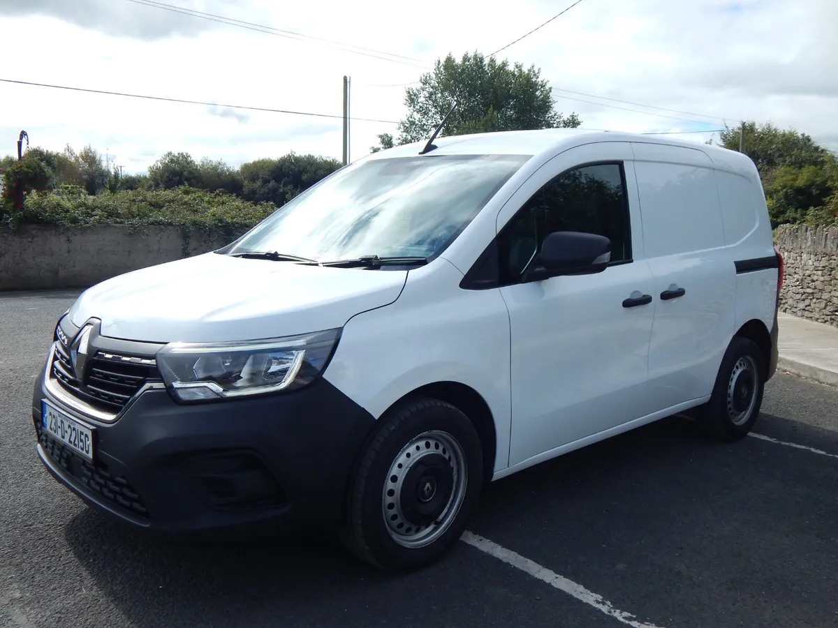 2023 Renault Kangoo 3 seats CVRT 03/27 - Image 4