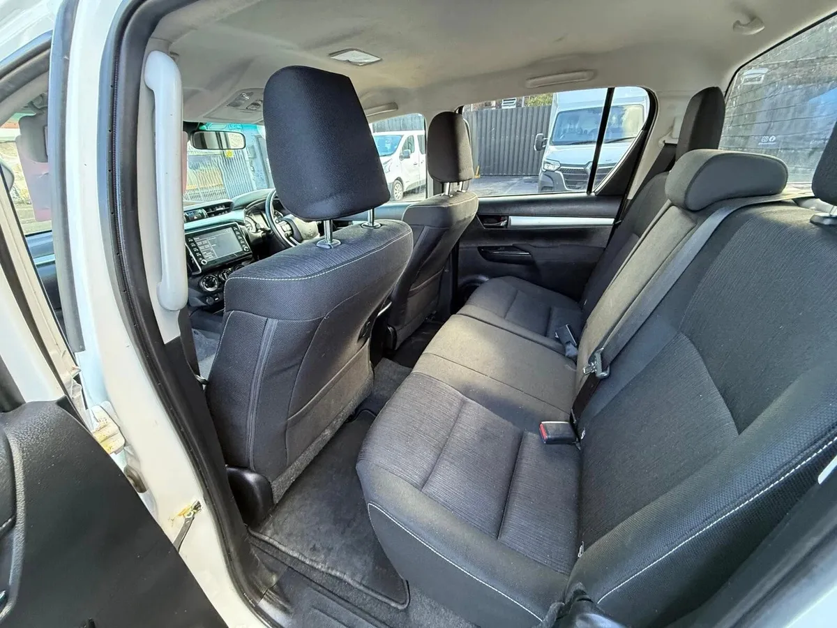 2023 Toyota Hilux PickUp Van - Image 4