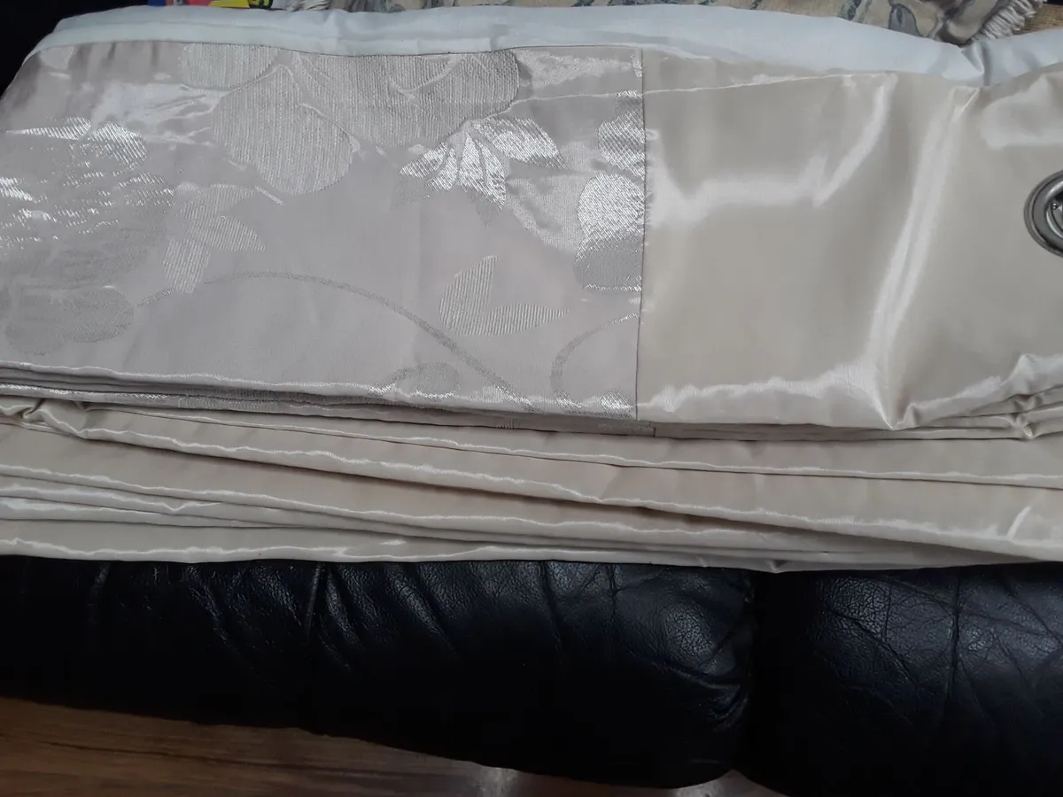 Beautiful brand new tanned coloured large drapes - Image 4