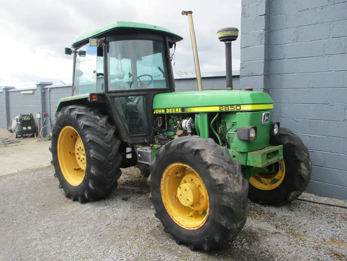 1990 JOHN DEERE 2850 4WD - Image 1
