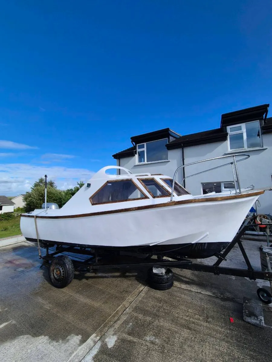 17ft Boat for sale - Image 1