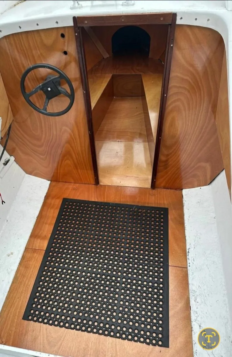 17ft Boat for sale - Image 4
