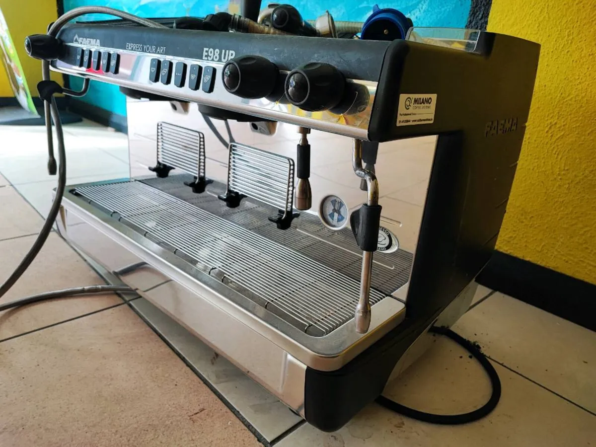 Professional coffee machine - Image 2