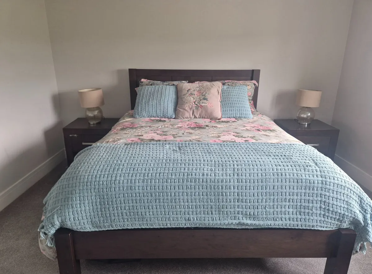 5ft Walnut Bed + Lockers - Image 1