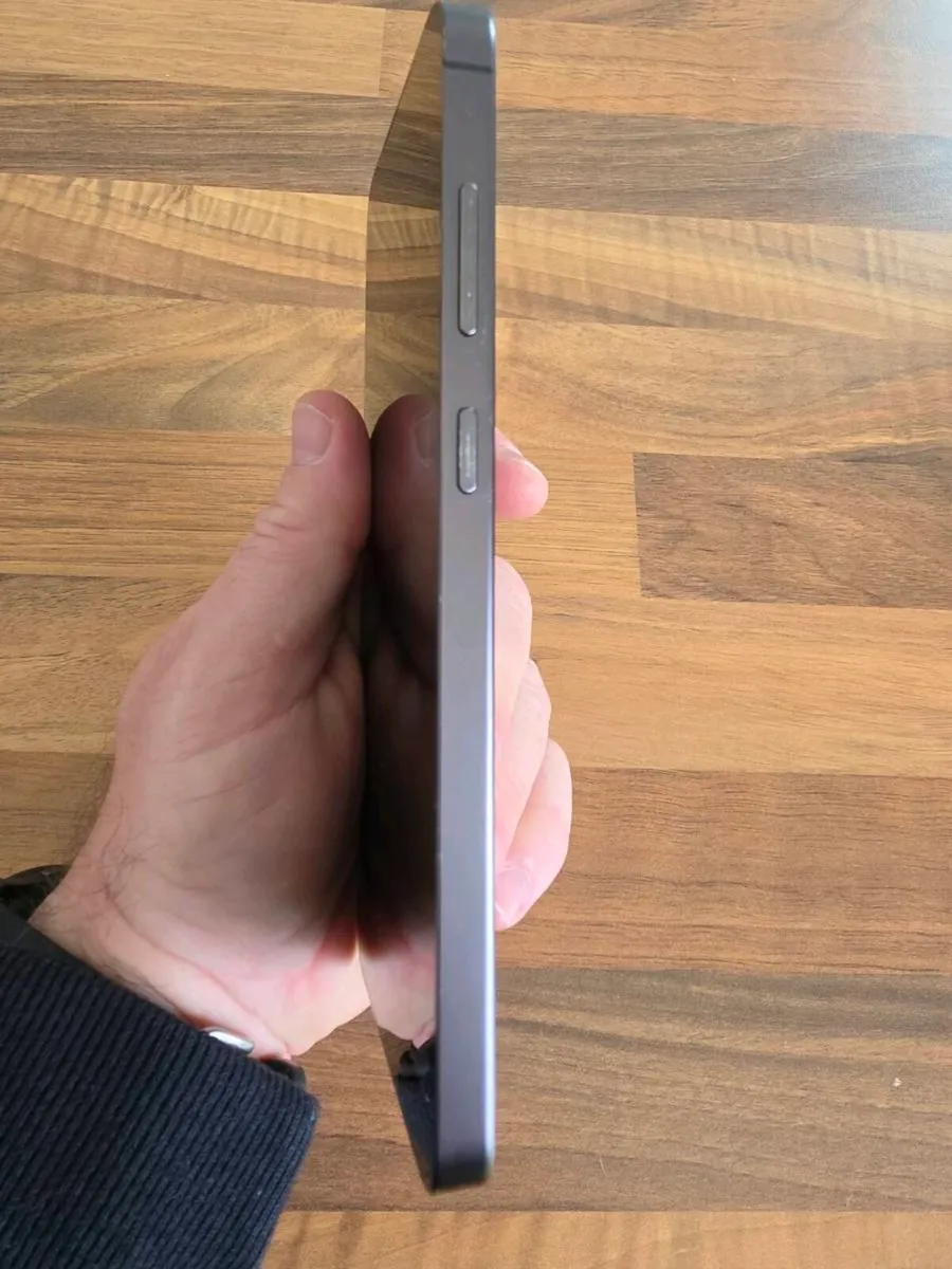 Samsung S24 plus - Image 2