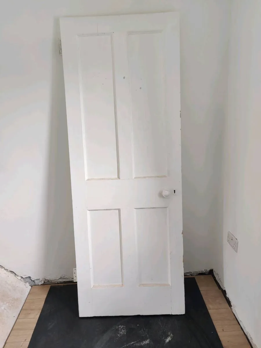 Old doors and locks - Image 3
