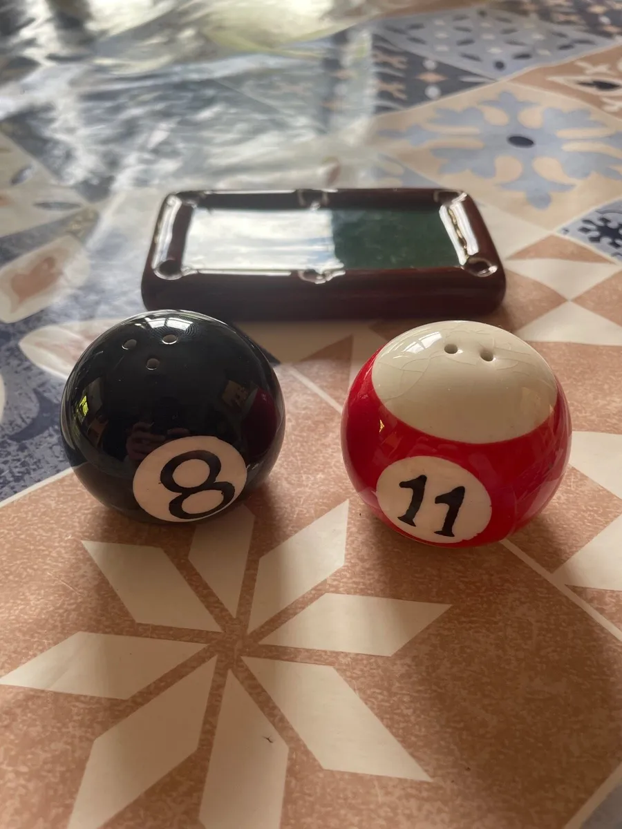 Pool inspired salt and pepper shakers - Image 3