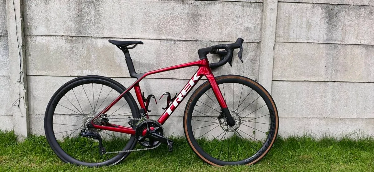 Trek Madone SL 6 Gen 8 - Image 1