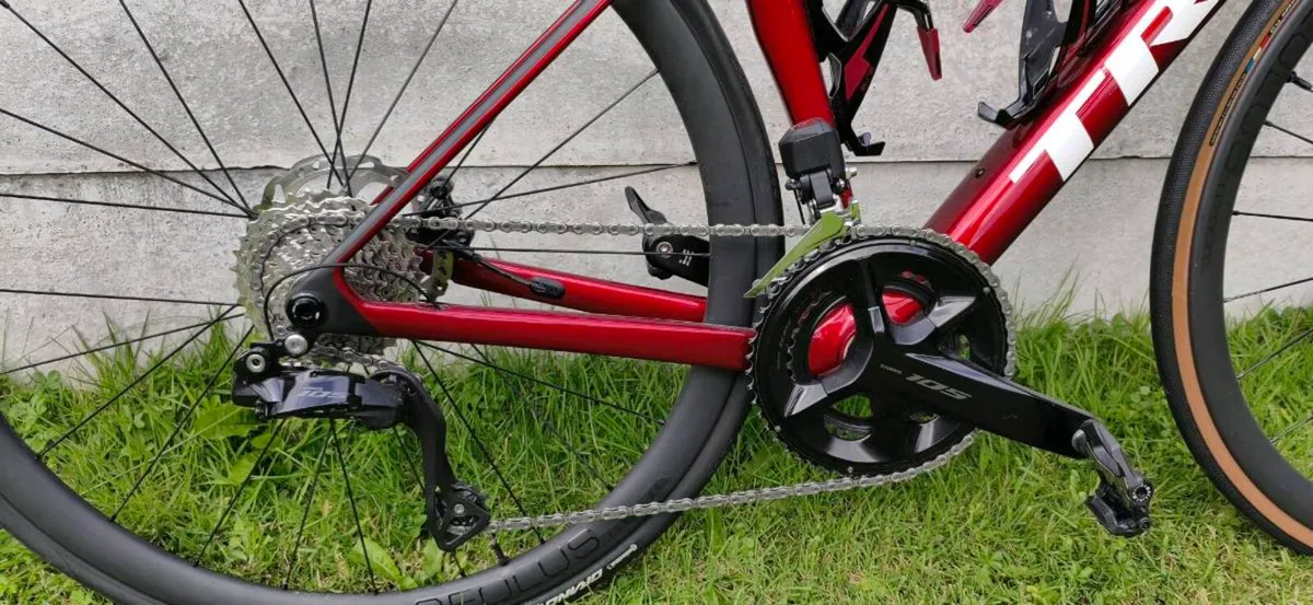 Trek Madone SL 6 Gen 8 - Image 2