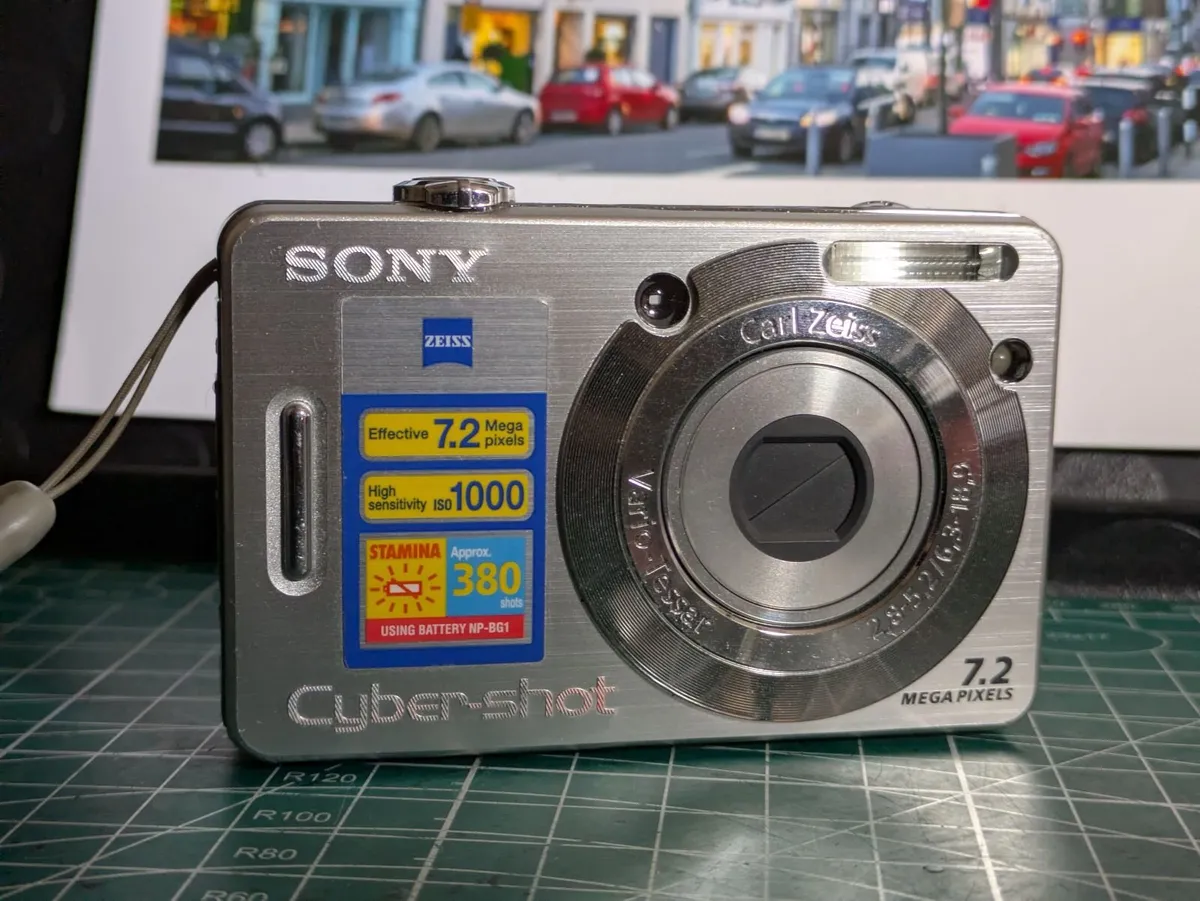 Sony Cyber-shot 7MP CCD🌈 compact 📸Carl Zeiss 💥 - Image 4