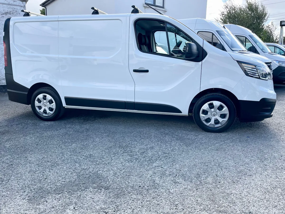 Renault Trafic SL30 Start 2.0 DCI 120 BHP SWB,2024 - Image 2