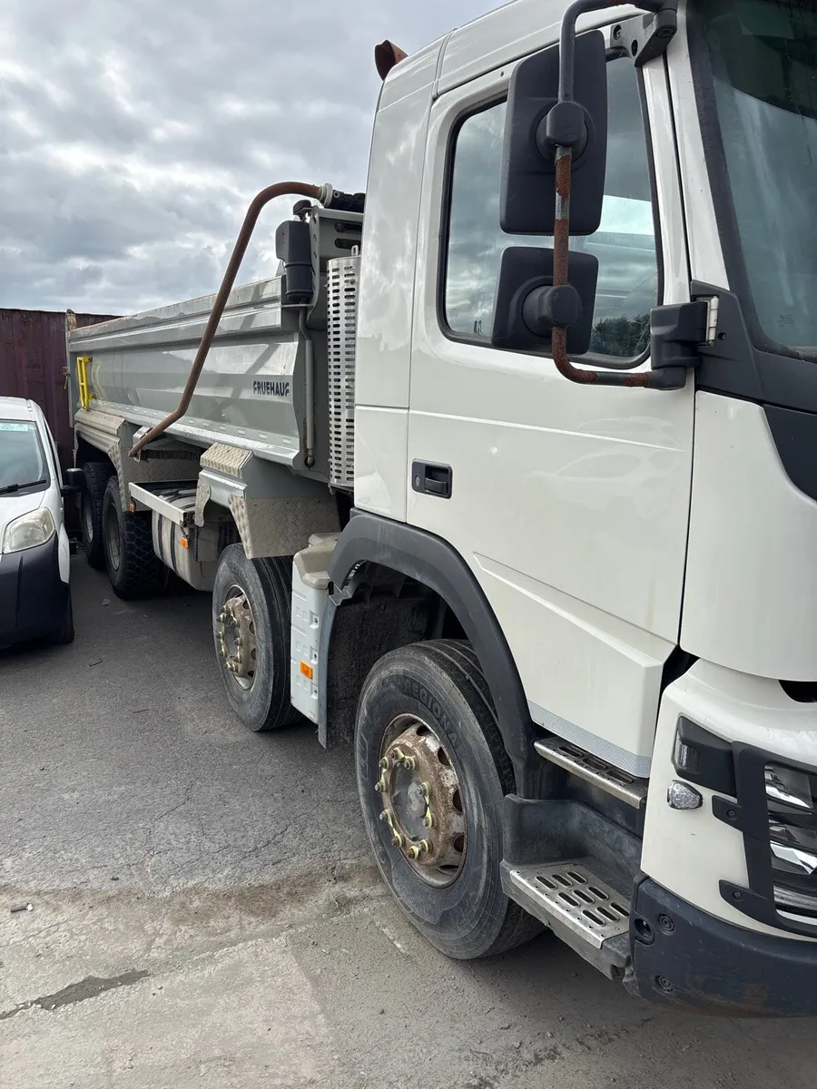 Volvo fmx tipper truck - Image 1