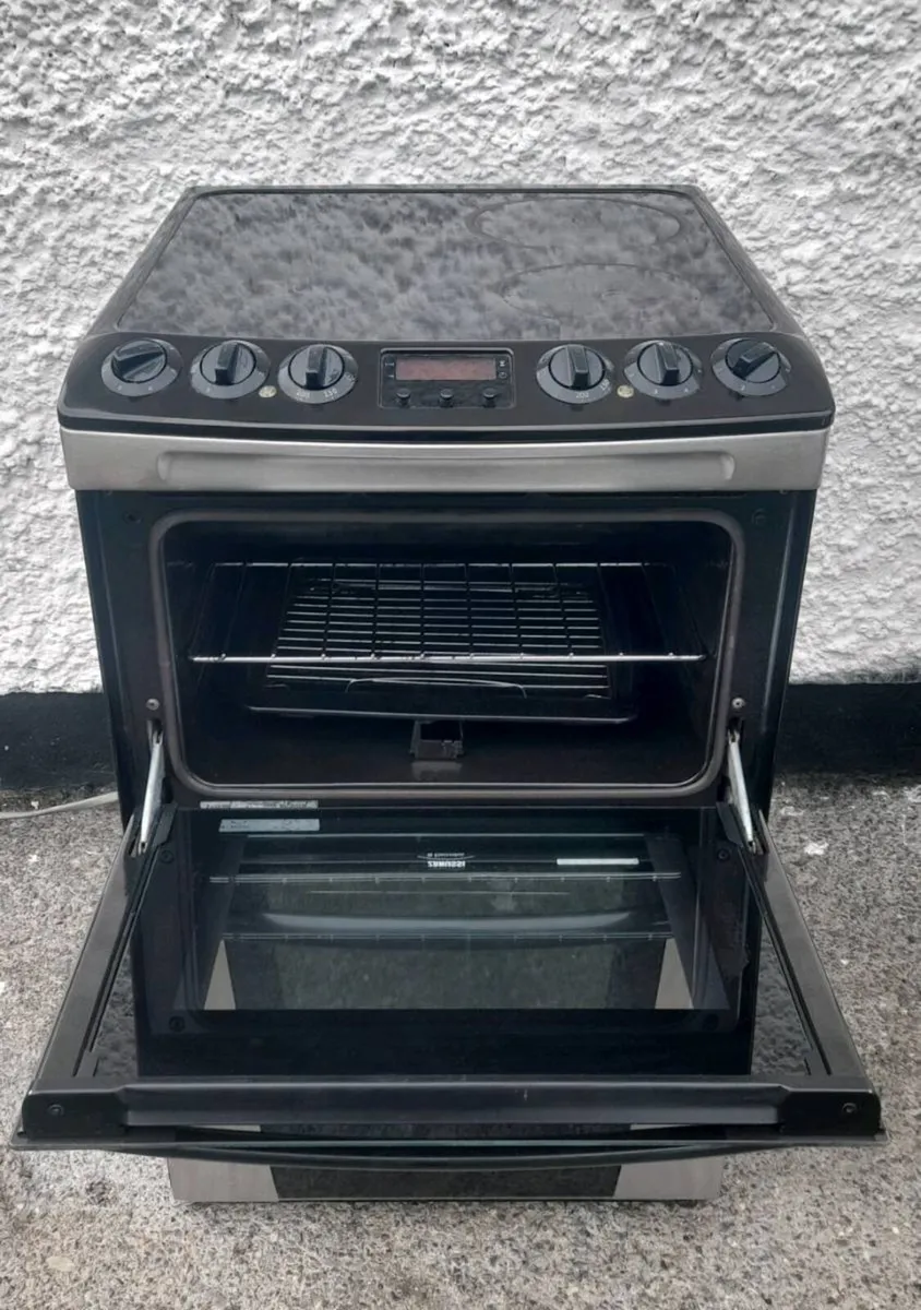Zanussi electric cooker for sale - Image 4