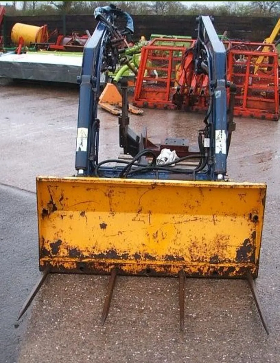 BOMFORD POWER LOADER, WILL SUIT MF 300 SERIES - Image 4