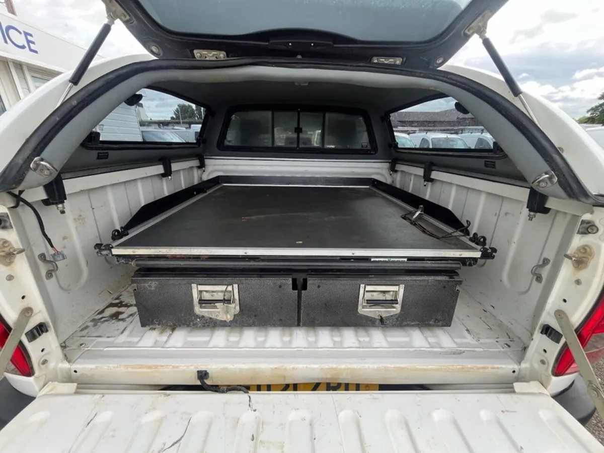 2021 Toyota Hilux PickUp Van - Image 3