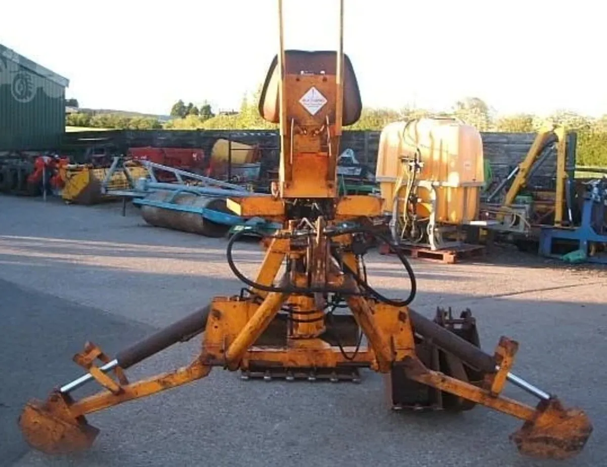 MCCONNEL DITCHKING REAR DIGGER - Image 3