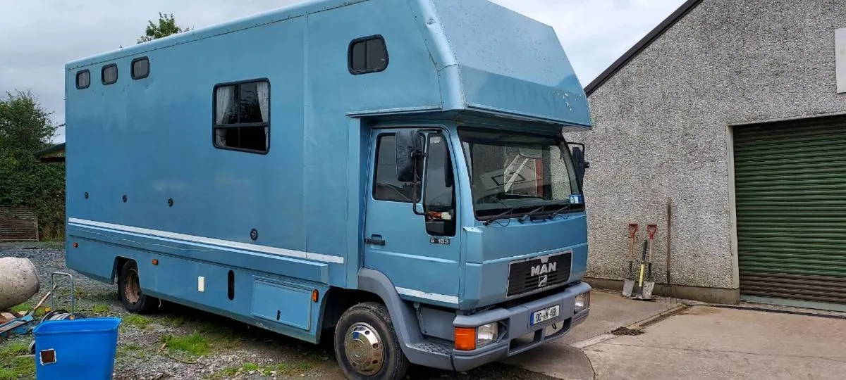 Horse box lorry - Image 2