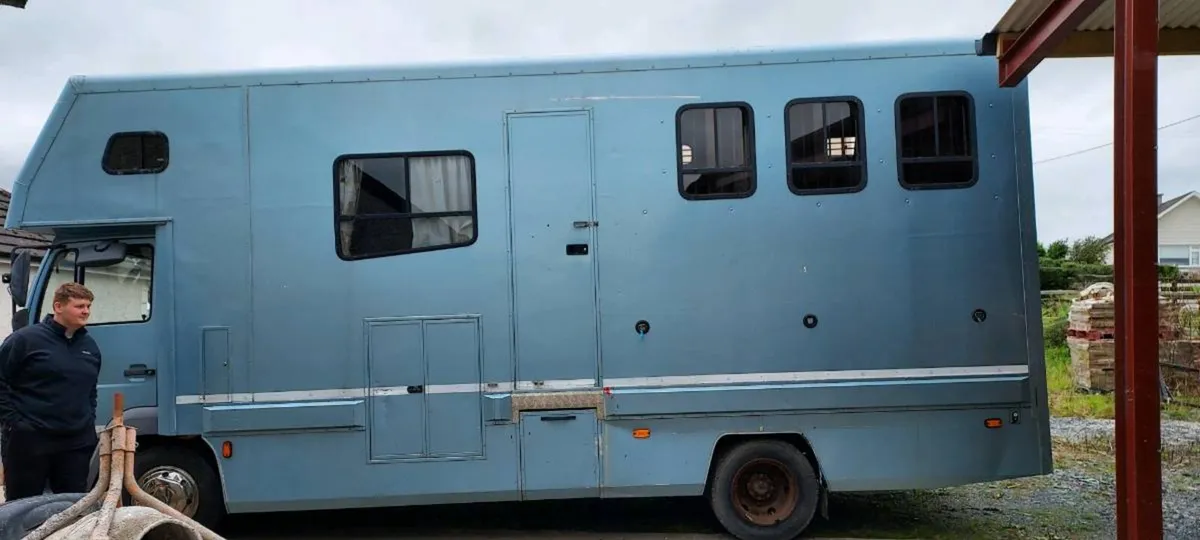 Horse box lorry - Image 3