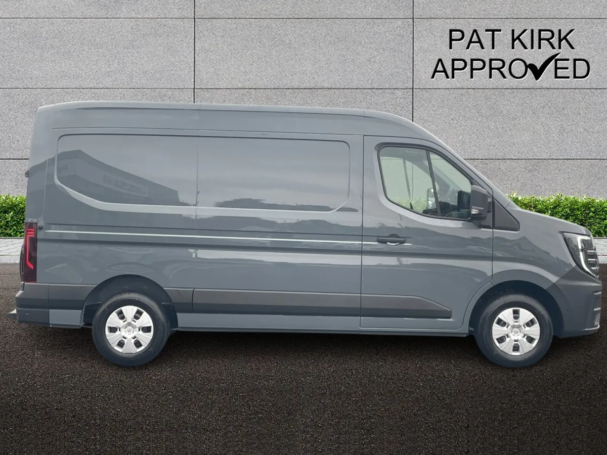 Nissan Interstar 2.0 dci 150ps H2 Tekna Van - Image 3