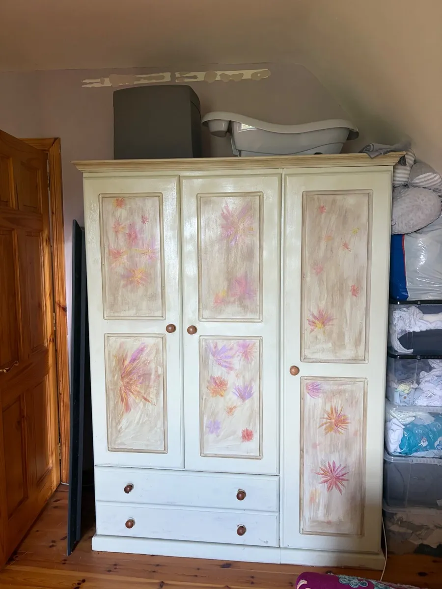 Wardrobe - Can Be Dismantled For Transport - Image 2