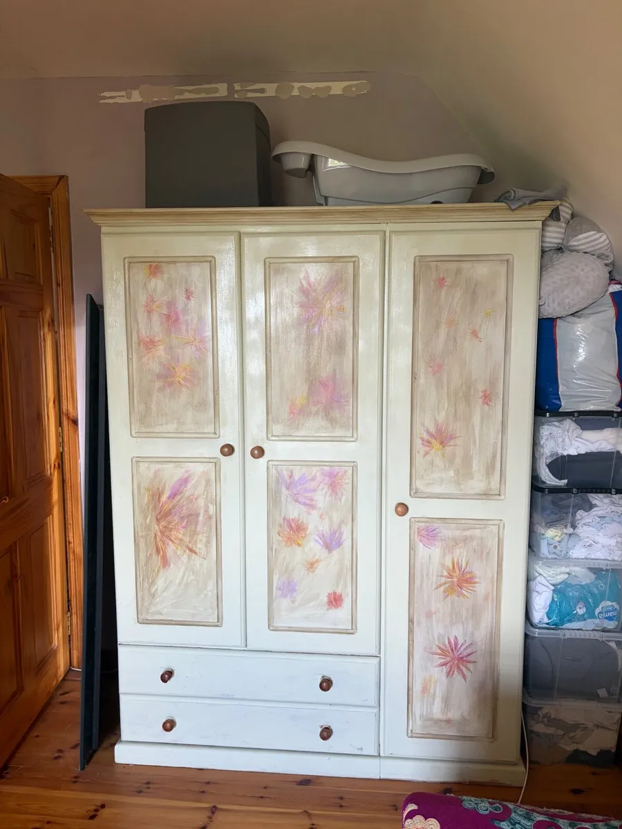 Wardrobe - Can Be Dismantled For Transport - Image 3