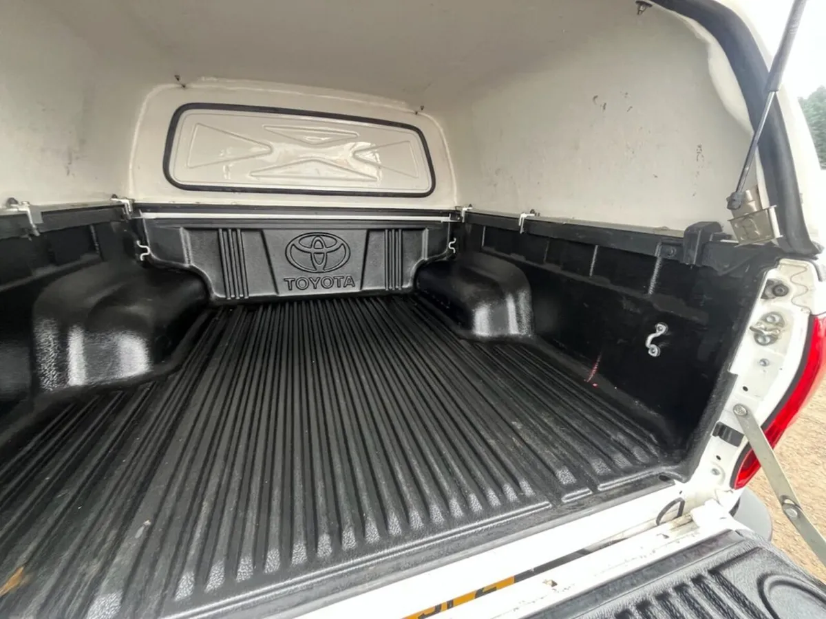 2023 Toyota Hilux PickUp Van - Image 3