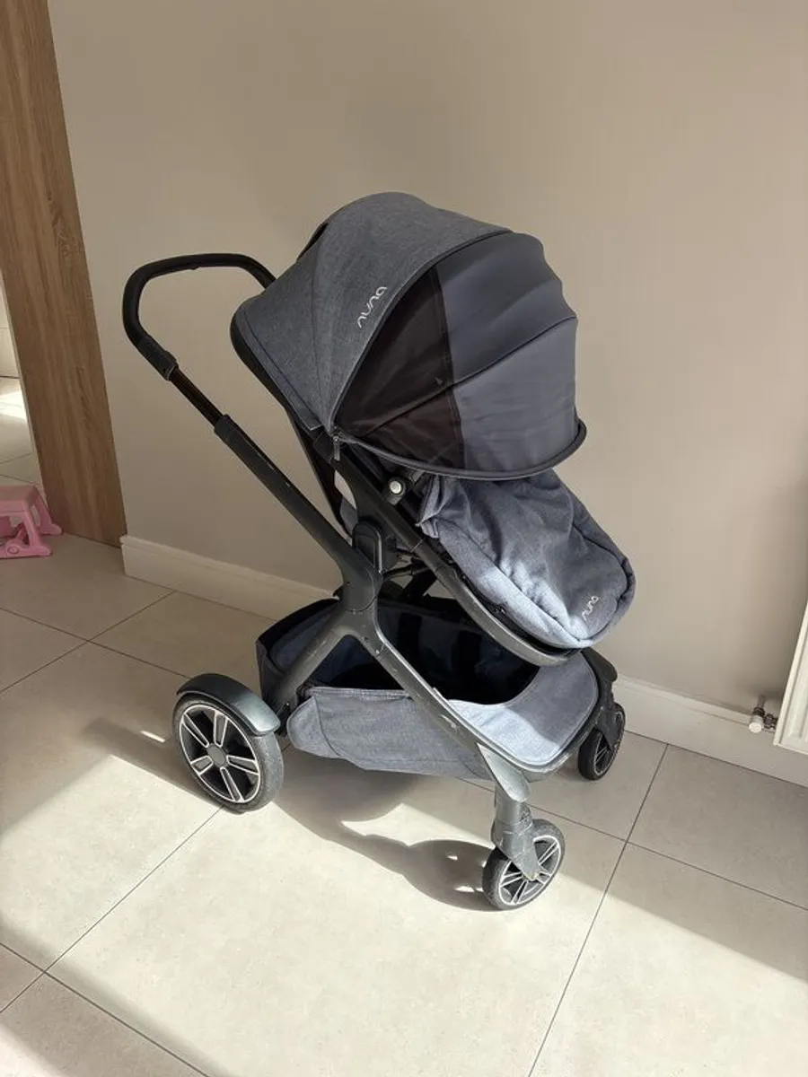 Nuna Demi Grow Bassinet & Pushchair - Image 4