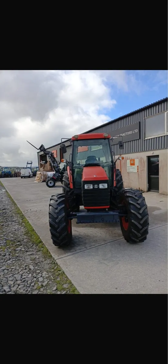 Kubota M105s - Image 4
