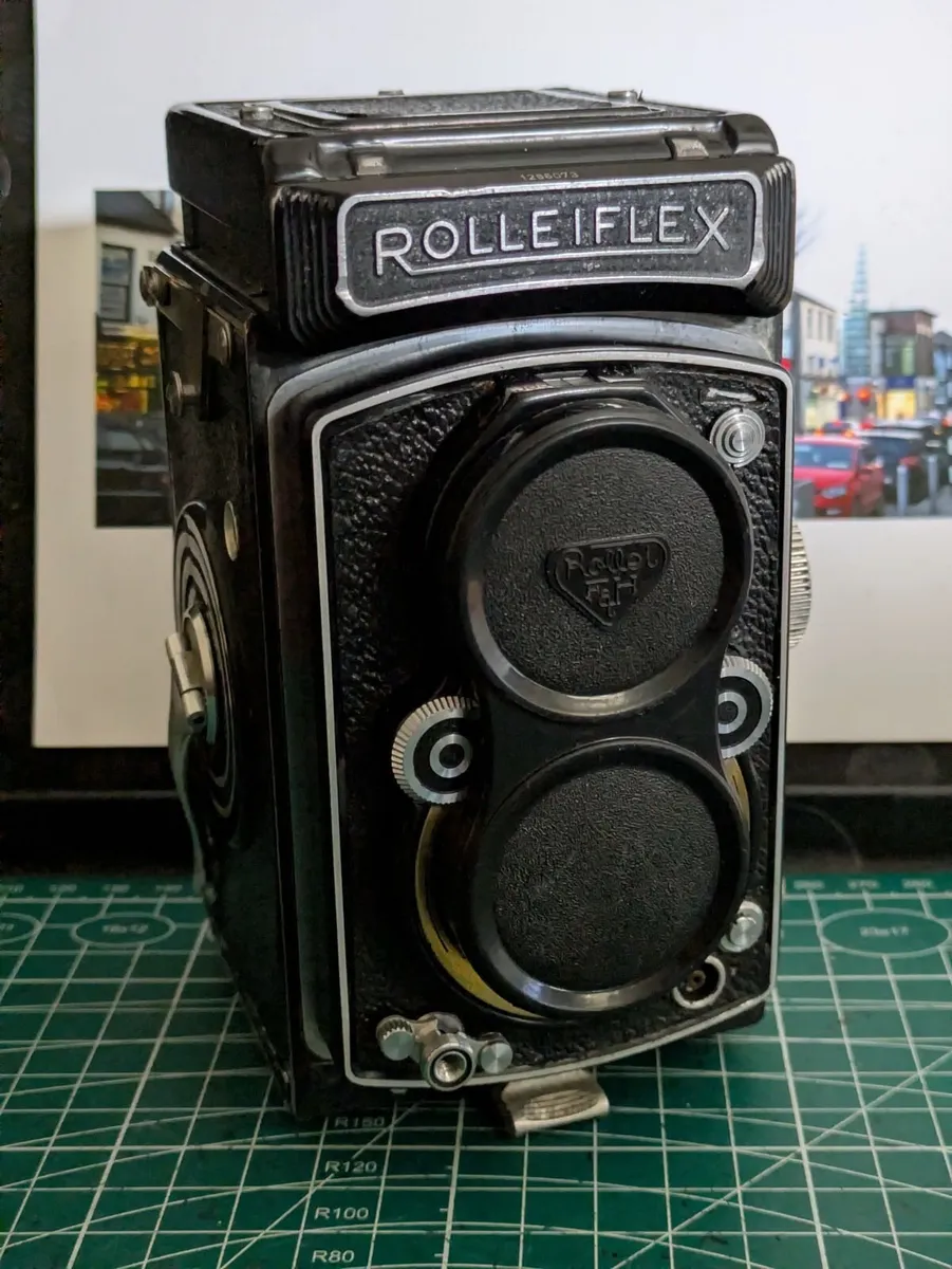 Rolleiflex TLR camera - Image 2