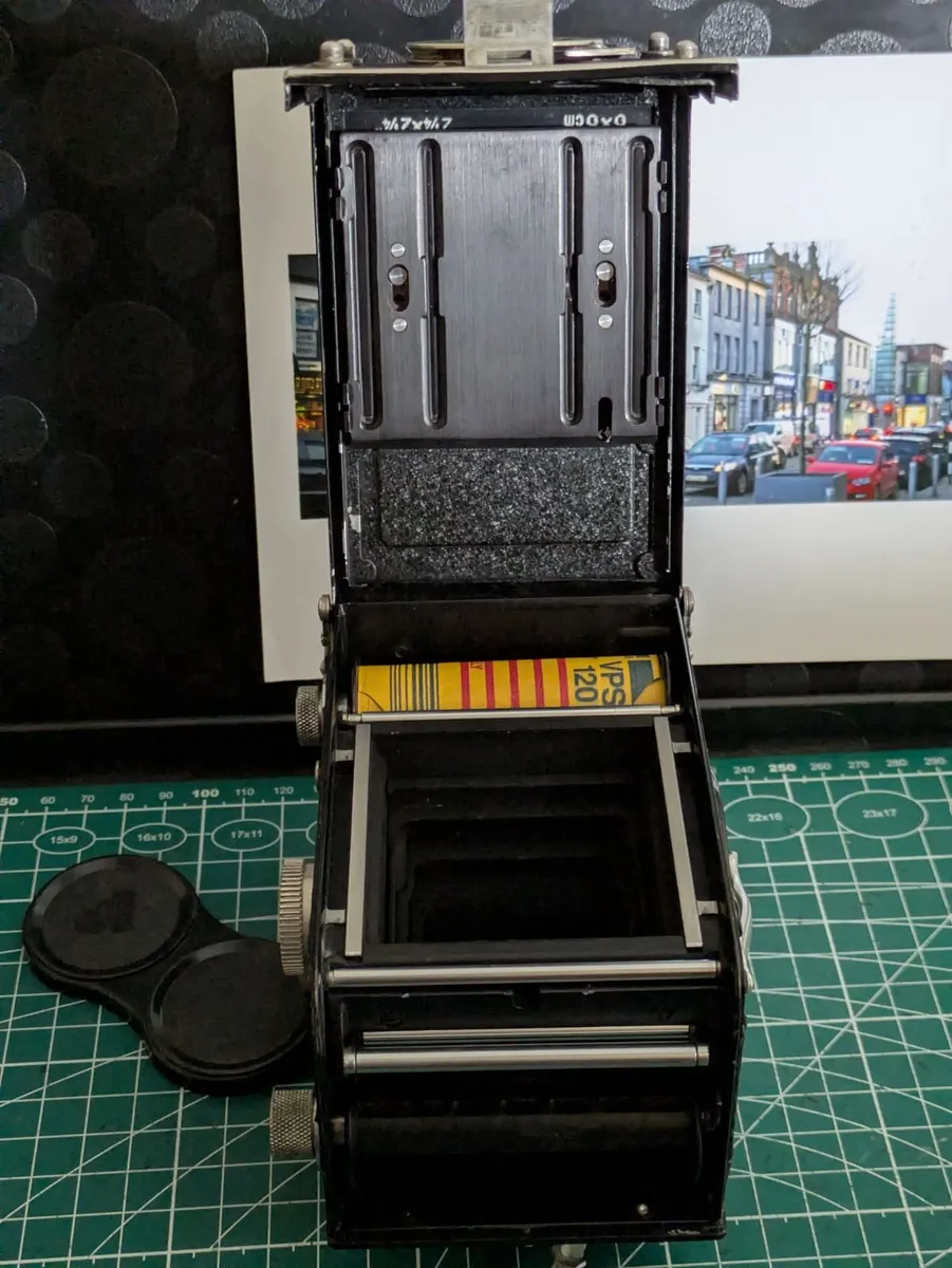Rolleiflex TLR camera - Image 4